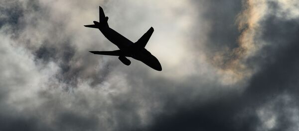 Самолет Sukhoi Superjet 100  - Sputnik Молдова