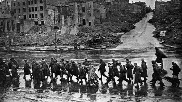 Освобождение Киева от фашистских захватчиков, взорванный Крещатик в 1943 год - Sputnik Moldova