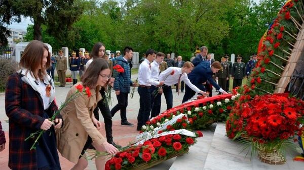 Depunere de flori la București de 8 mai - Sputnik Moldova-România