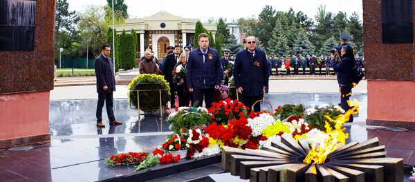 Празднование Дня Победы в Кишиневе Посол России в Молдове Олег Васнецов - Sputnik Moldova