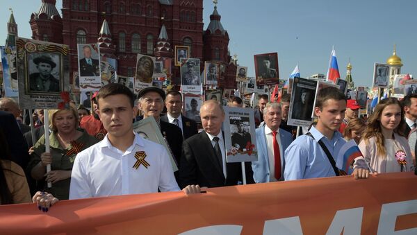 Президент РФ В. Путин принял участие в шествии Бессмертный полк - Sputnik Молдова