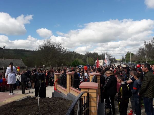 В память о героях: к 9 мая в селе Каракуй восстановлен мемориал воинской славы В память о героях: к 9 мая в селе Каракуй восстановлен мемориал воинской славы - Sputnik Молдова