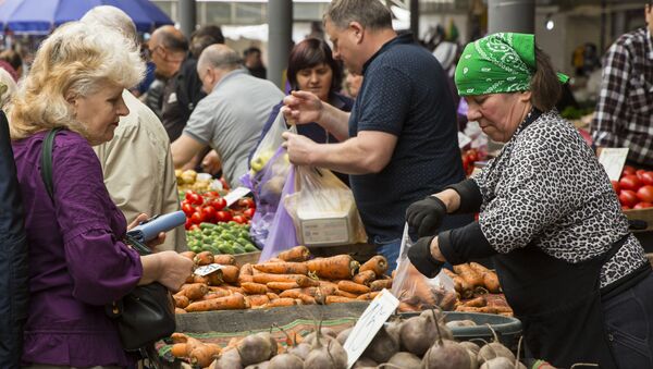 Центральный рынок овощи - Sputnik Молдова
