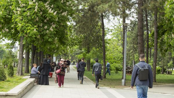 Oamenii în stradă  - Sputnik Moldova