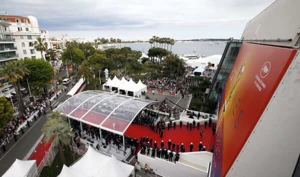 Covorul roșu al ceremoniei de deschidere a celei de a 72-a ediții a Festivalului Internațional de Film de la Cannes - Sputnik Moldova