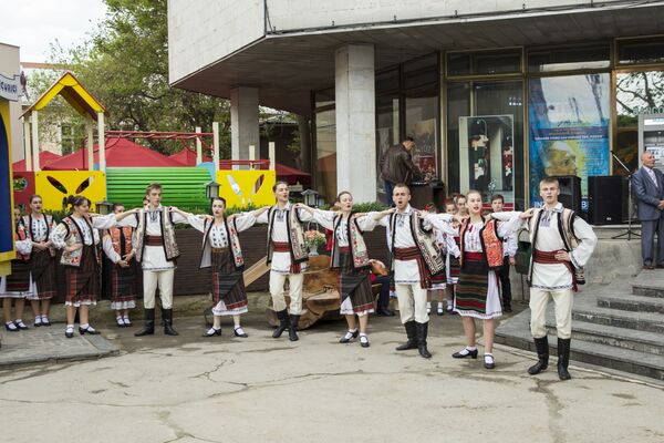 Ansamblului „Comoara condus de Antip Țarălungă – concert aniversar - Sputnik Moldova