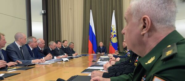 Совещание Путина с руководством Минобороны РФ и представителями ОПК - Sputnik Молдова