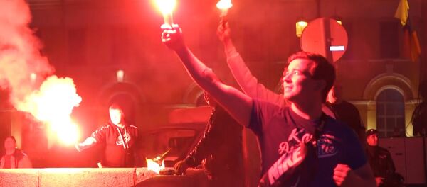 Фанаты зажгли тысячи файеров вдоль Невы на праздновании 90-летия ФК Зенит - Sputnik Молдова