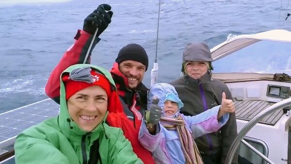 Семья из Новосибирска шестой год бороздит моря и океаны - Sputnik Молдова