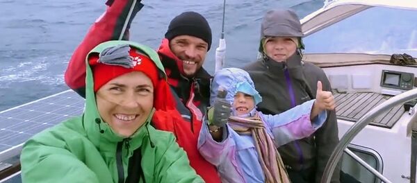 Семья из Новосибирска шестой год бороздит моря и океаны - Sputnik Молдова