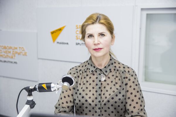 В чем причина бесконечных очередей в многофункциональных центрах В чем причина бесконечных очередей в многофункциональных центрах - Sputnik Молдова