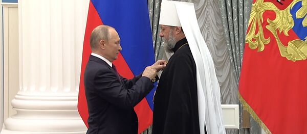 Президент России вручил госнаграду Митрополиту Владимиру Президент России вручил госнаграду Митрополиту Владимиру - Sputnik Молдова