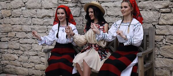 Скрытая камера: как снимали клип KEYA и сестры Влад - Sputnik Молдова