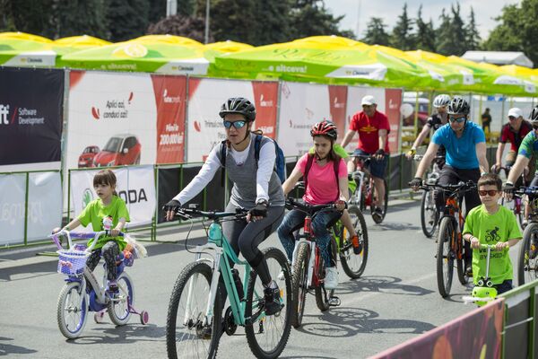 Cele mai frumoase tinere din Capitală au participat la cursa urbană de ciclism „Chișinău Criterium 2019”.
 - Sputnik Moldova
