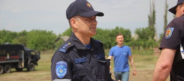 Salvatorii, carabinierii și ostașii fortifică la Crocmaz un dig cu lungimea de 3 km - Sputnik Молдова