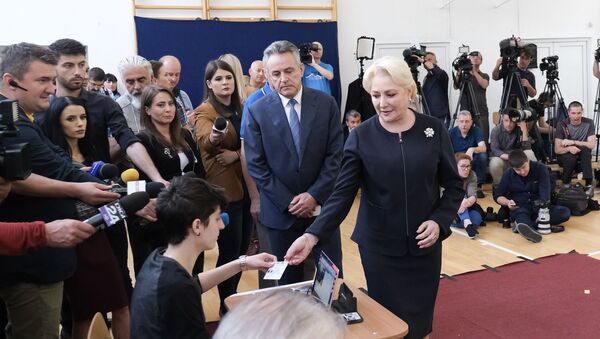 Participarea premierului Viorica Dăncilă la votul pentru alegerile europarlamentare - Sputnik Moldova-România