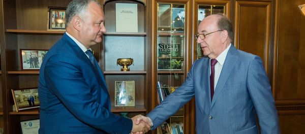 Встреча президента Молдовы Игоря Додона и посла России в республике Олега Васнецова - Sputnik Moldova-România
