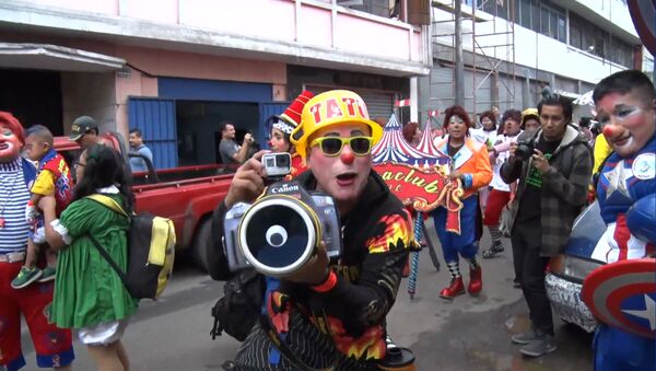 Цирк да и только! В Лиме прошёл парад в честь Дня клоуна - Sputnik Молдова