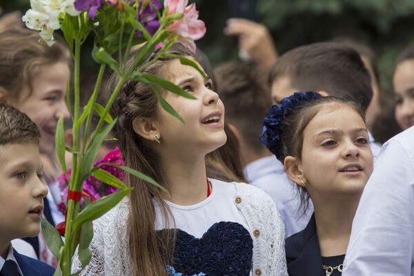 Sărbătoarea ”Ultimului Clopoțel” la Liceul ”Gheorghe Asachi” - Sputnik Moldova