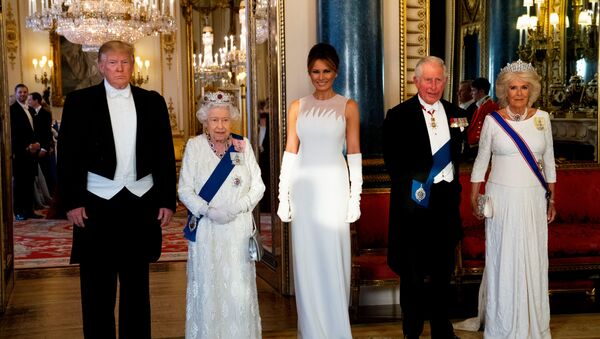 U.S. President Donald Trump, First Lady Melania Trump, Britain's Queen Elizabeth, Britain's Charles, the Prince of Wales and Camilla - Sputnik Молдова