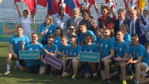 Кэмпбелл и Карамбё открыли Парк футбола Евро - 2020 в Санкт-Петербурге - Sputnik Молдова