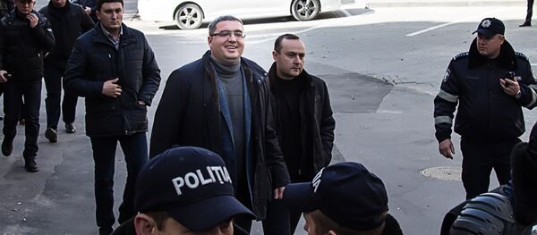 Ренато Усатого выпустили из зала суда - Sputnik Молдова