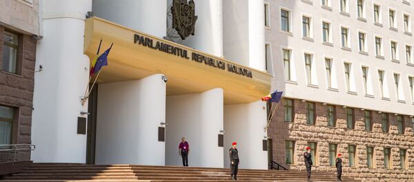 Dualitate a puterii la Chișinău: Imagini din cele două tabere politice - Sputnik Молдова