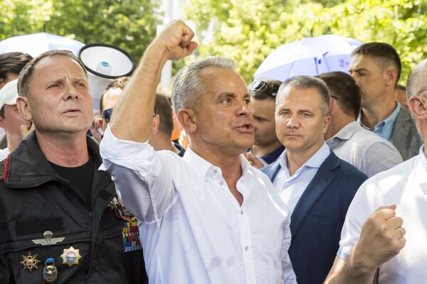 Filmul evenimentelor politice din 2019: Trei guverne, două scrutine și fuga lui Plahotniuc Filmul evenimentelor politice din 2019: Trei guverne, două scrutine și fuga lui Plahotniuc - Sputnik Moldova