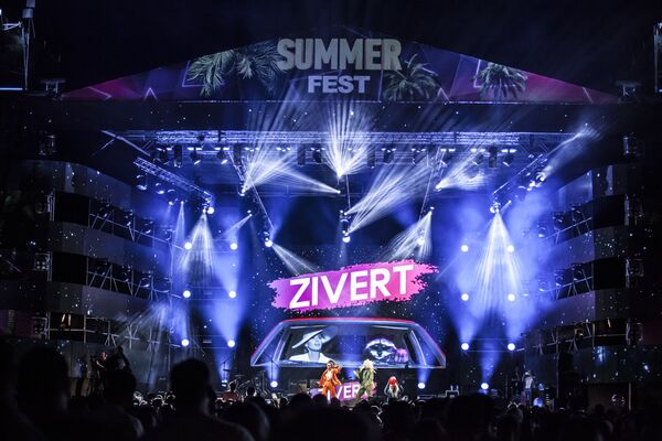 Interpreta-pop Zivert din Rusia a încheiat festivalul Summer Fest 2019 - Sputnik Moldova
