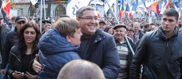 Ренато Усатого выпустили из зала суда Ренато Усатого выпустили из зала суда - Sputnik Moldova