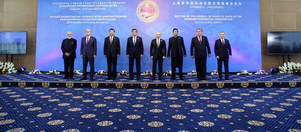 Президент РФ В. Путин принимает участие в заседании Совета глав государств – членов ШОС в Бишкеке Президент РФ В. Путин принимает участие в заседании Совета глав государств – членов ШОС в Бишкеке - Sputnik Молдова