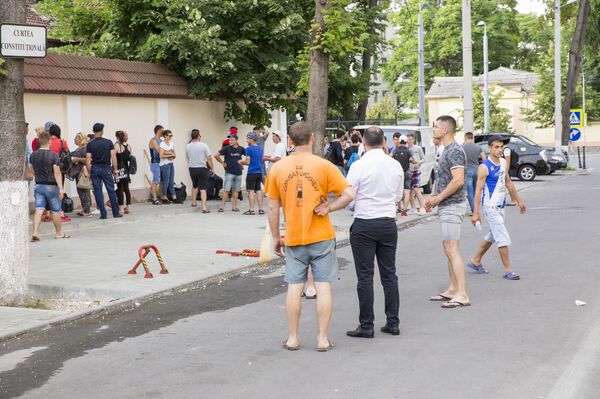 Partidul Democrat își strânge corturile din preajma instituțiilor statului – Foto  - Sputnik Moldova