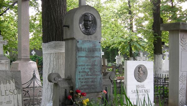 Mormântul lui Mihai Eminescu - Sputnik Moldova-România
