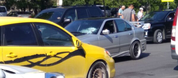 Accident rutier pe str. Grenoble - Sputnik Moldova