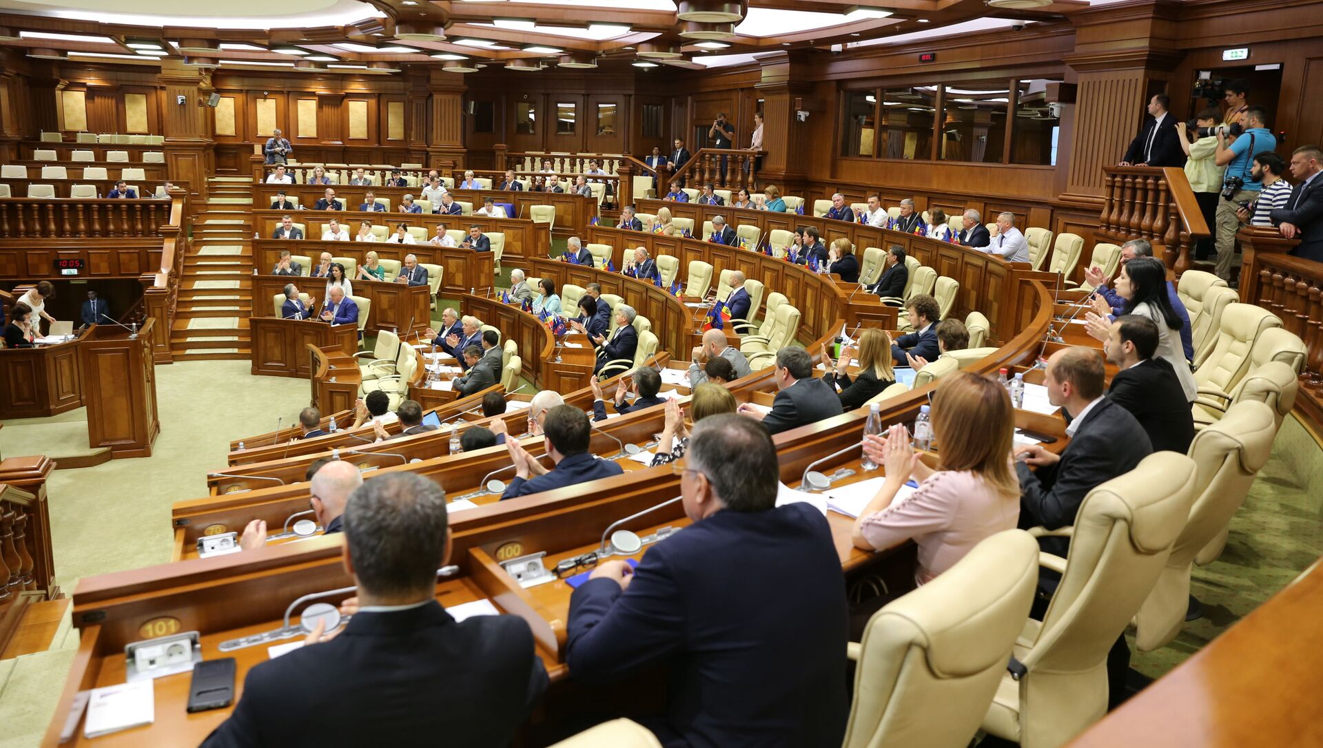 Заседание парламента 18 июня - Sputnik Moldova, 1920, 13.07.2021