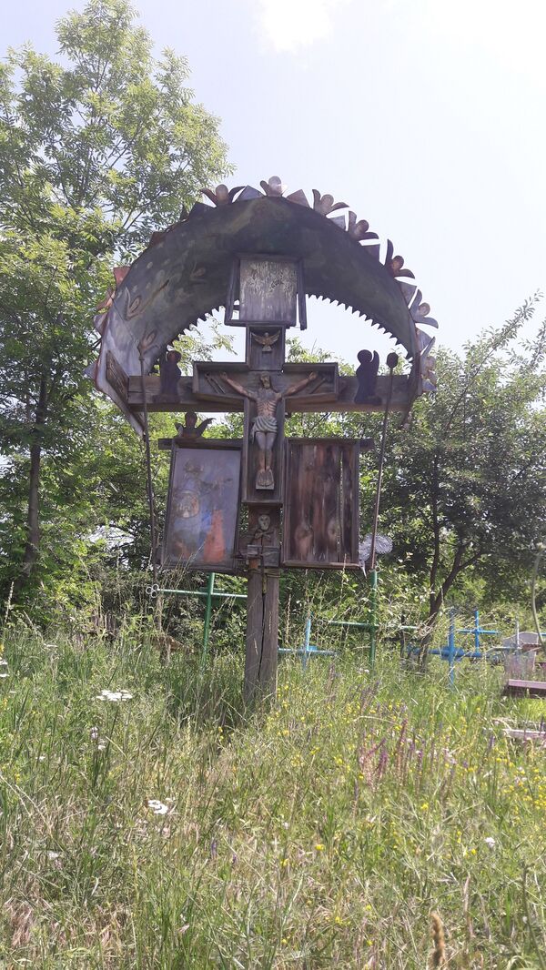 Descoperire uimitoare făcută în cimitirul vechi al satului Ciutești, Nisporeni Descoperire uimitoare făcută în cimitirul vechi al satului Ciutești, Nisporeni - Sputnik Moldova