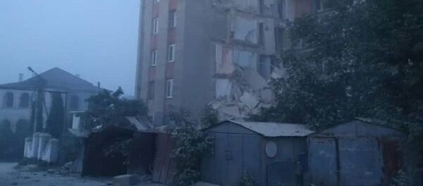 В Атаках рухнула часть девятиэтажного дома В Атаках рухнула часть девятиэтажного дома - Sputnik Moldova