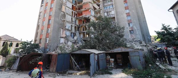 В Атаках рухнула часть девятиэтажного дома - Sputnik Moldova