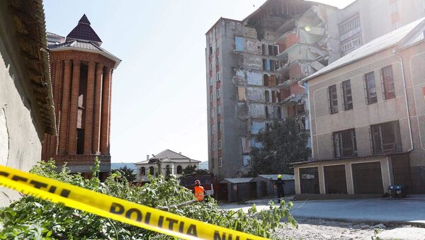В Атаках рухнула часть девятиэтажного дома. - Sputnik Молдова