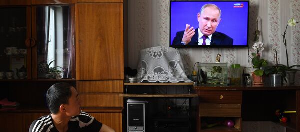 Прямая линия с президентом РФ Владимиром Путиным - Sputnik Молдова