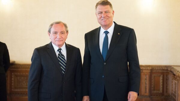 Întrevederea Președintelui României, domnul Klaus Iohannis, cu fondatorul companiei Stratfor, domnul George Friedman - Sputnik Moldova-România