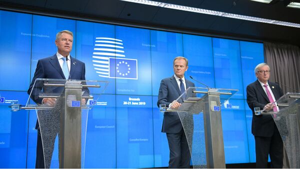 Donald Tusk, Jean-Claude Juncker, Klaus Iohannis la Bruxelles - Sputnik Moldova-România