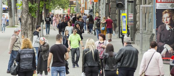 Люди в городе - Sputnik Moldova