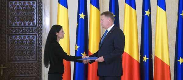 Depunerea jurământului de învestitură în funcția de ministru al justiției, de către Ana BIRCHALL - Sputnik Moldova-România