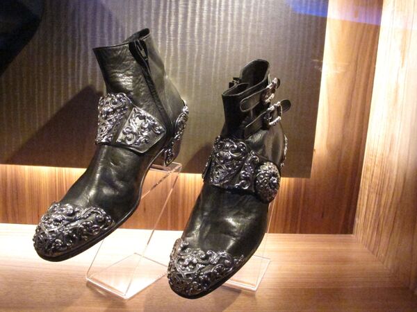 Ботинки, принадлежавшие певцу Майклу Джексону, в казино Hard Rock в Атлантик-Сити - Sputnik Moldova-România