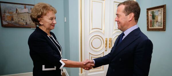 Председатель правительства РФ Дмитрий Медведев и председатель парламента Молдавии Зинаида Гречаный Председатель правительства РФ Дмитрий Медведев и председатель парламента Молдавии Зинаида Гречаный - Sputnik Молдова