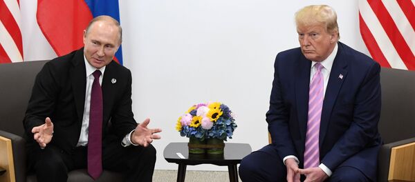 Президент РФ Владимир Путин и президент США Дональд Трамп во время встречи на полях саммита Группы двадцати в Осаке Президент РФ Владимир Путин и президент США Дональд Трамп во время встречи на полях саммита Группы двадцати в Осаке - Sputnik Молдова