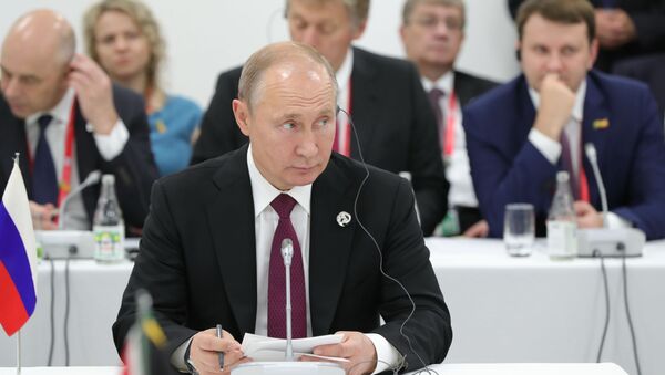Президент РФ Владимир Путин во время встречи лидеров БРИКС - Sputnik Moldova-România