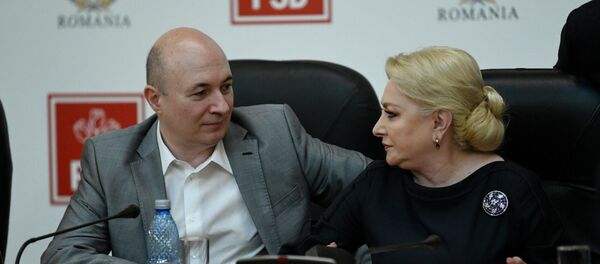 Codrin Ștefănescu și Viorica Dăncilă - Sputnik Moldova-România
