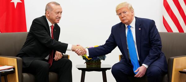 Donald Trump și Recep Tayyip Erdogan - Sputnik Moldova-România